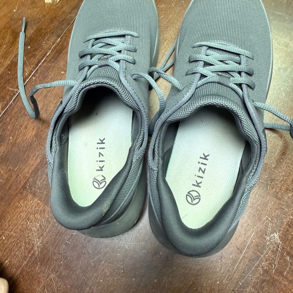 Kizik Madrid Eco Sneaker Mens 10.5 Grey Hands Free Slip On DMADGT03-1D - Picture 7 of 9